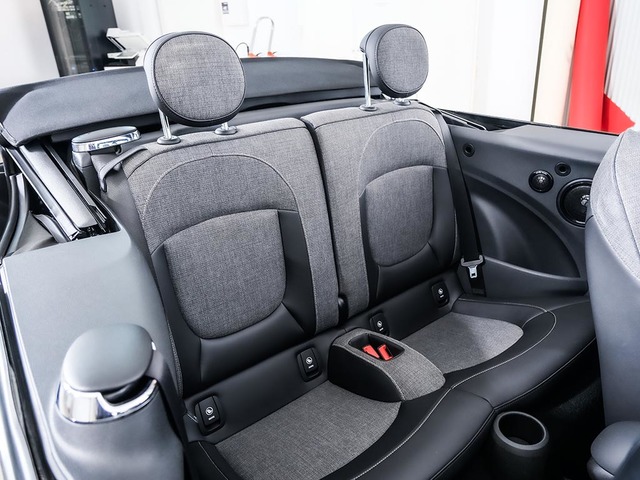 fotoG 16 del MINI MINI Cabrio Cooper 100 kW (136 CV) 136cv Gasolina del 2023 en Tarragona