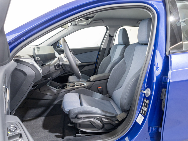 BMW Serie 1 120d color Azul. Año 2025. 120KW(163CV). Diésel. En concesionario Oliva Motor Girona de Girona