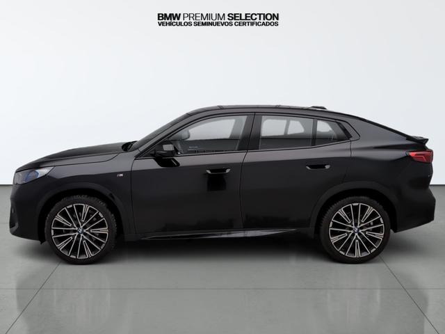 BMW X2 sDrive20i color Negro. Año 2024. 125KW(170CV). Gasolina. En concesionario Automotor Premium Marbella - Málaga de Málaga