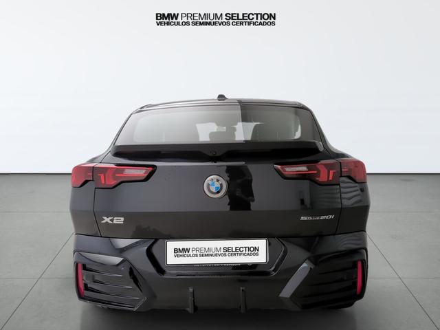 BMW X2 sDrive20i color Negro. Año 2024. 125KW(170CV). Gasolina. En concesionario Automotor Premium Marbella - Málaga de Málaga