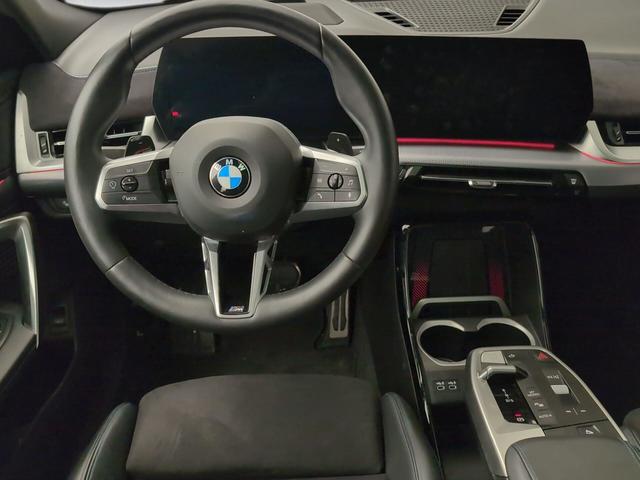 BMW X2 sDrive20i color Negro. Año 2024. 125KW(170CV). Gasolina. En concesionario Automotor Premium Marbella - Málaga de Málaga