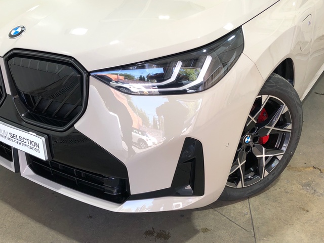 BMW X3 xDrive30e color Gris. Año 2025. 220KW(299CV). Híbrido Electro/Gasolina. En concesionario Movilnorte El Plantio de Madrid