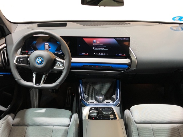 BMW X3 xDrive30e color Gris. Año 2025. 220KW(299CV). Híbrido Electro/Gasolina. En concesionario Movilnorte El Plantio de Madrid