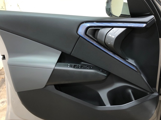 BMW X3 xDrive30e color Gris. Año 2025. 220KW(299CV). Híbrido Electro/Gasolina. En concesionario Movilnorte El Plantio de Madrid