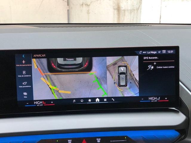 BMW X3 xDrive30e color Gris. Año 2025. 220KW(299CV). Híbrido Electro/Gasolina. En concesionario Movilnorte El Plantio de Madrid