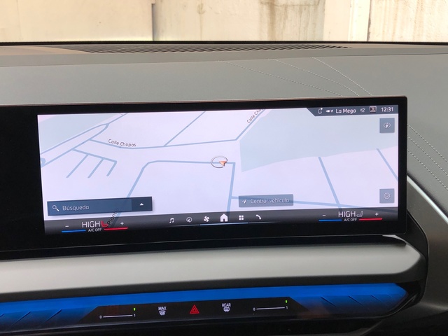 BMW X3 xDrive30e color Gris. Año 2025. 220KW(299CV). Híbrido Electro/Gasolina. En concesionario Movilnorte El Plantio de Madrid