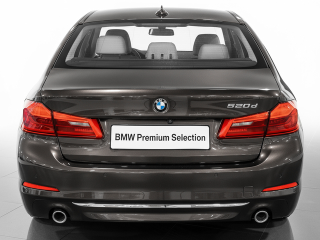 BMW Serie 5 520d color Gris. Año 2019. 140KW(190CV). Diésel. En concesionario Caetano Cuzco, Alcalá de Madrid
