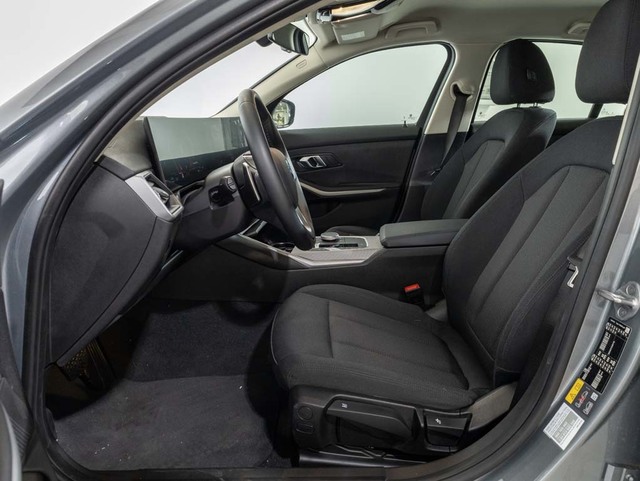 BMW Serie 3 320e color Gris. Año 2024. 150KW(204CV). Híbrido Electro/Gasolina. En concesionario Oliva Motor Girona de Girona