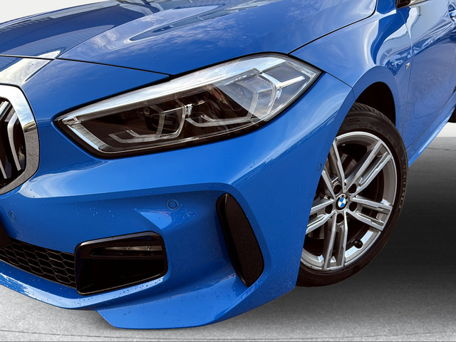 BMW Serie 1 118d color Azul. Año 2022. 110KW(150CV). Diésel. En concesionario Ilbira Motor | Granada de Granada