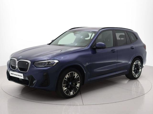 BMW iX3 iX3 80 kWh color Azul. Año 2022. 210KW(286CV). Elétrico. En concesionario BMW Group Portugal Outlet de Oeiras