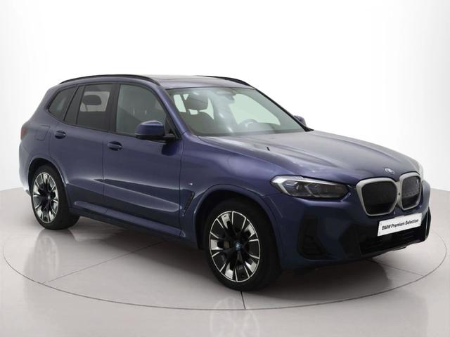 BMW iX3 iX3 80 kWh color Azul. Año 2022. 210KW(286CV). Elétrico. En concesionario BMW Group Portugal Outlet de Oeiras