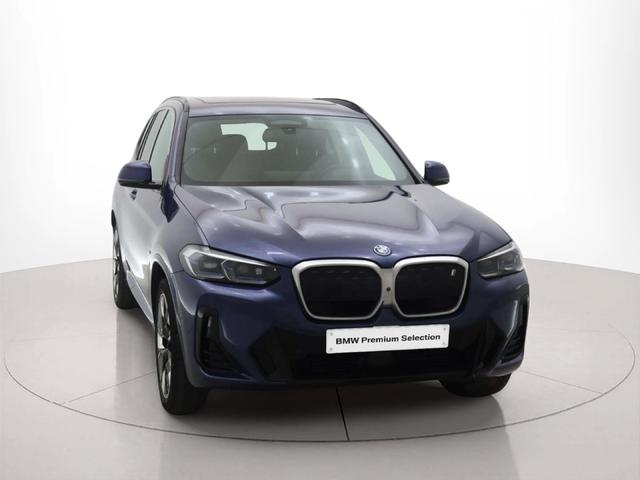 BMW iX3 iX3 80 kWh color Azul. Año 2022. 210KW(286CV). Elétrico. En concesionario BMW Group Portugal Outlet de Oeiras