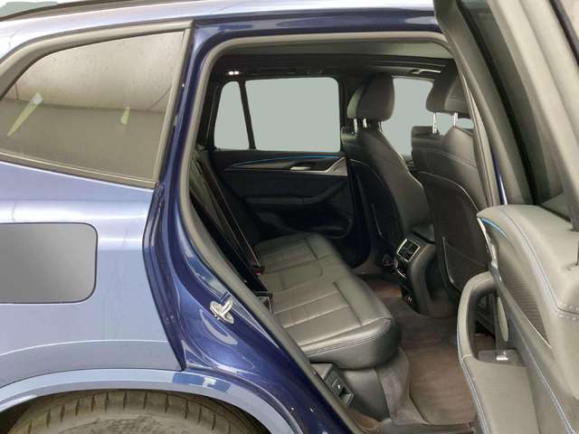 BMW iX3 iX3 80 kWh color Azul. Año 2022. 210KW(286CV). Elétrico. En concesionario BMW Group Portugal Outlet de Oeiras