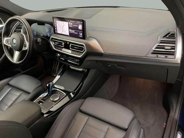 BMW iX3 iX3 80 kWh color Azul. Año 2022. 210KW(286CV). Elétrico. En concesionario BMW Group Portugal Outlet de Oeiras