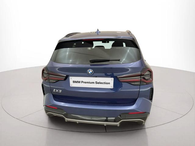 BMW iX3 iX3 80 kWh color Azul. Año 2022. 210KW(286CV). Elétrico. En concesionario BMW Group Portugal Outlet de Oeiras