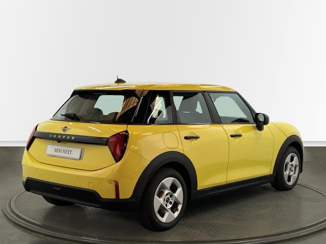 fotoG 3 del MINI MINI 5 Puertas Cooper C 115 kW (156 CV) 156cv Gasolina del 2025 en Illes Balears