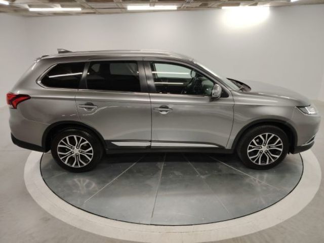 Mitsubishi Outlander 200 MPI Motion 2WD CVT 110 kW (150 CV)