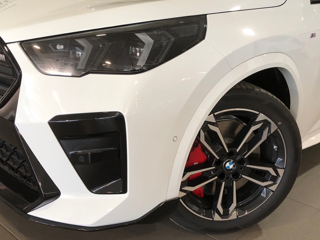 BMW X2 M35i color Blanco. Año 2025. 221KW(300CV). Gasolina. En concesionario Auto Premier, S.A. - MADRID de Madrid