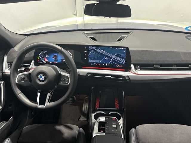 BMW X2 sDrive20d color Azul. Año 2025. 120KW(163CV). Diésel. En concesionario Auto Premier, S.A. - MADRID de Madrid