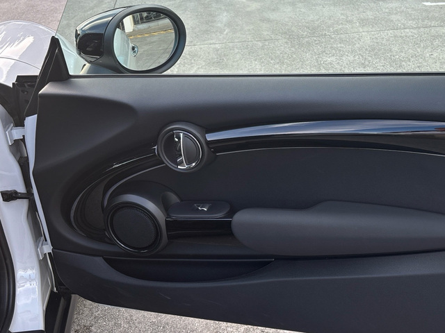 fotoG 16 del MINI MINI 3 Puertas Cooper SE 135 kW (184 CV) 184cv Eléctrico del 2023 en Pontevedra