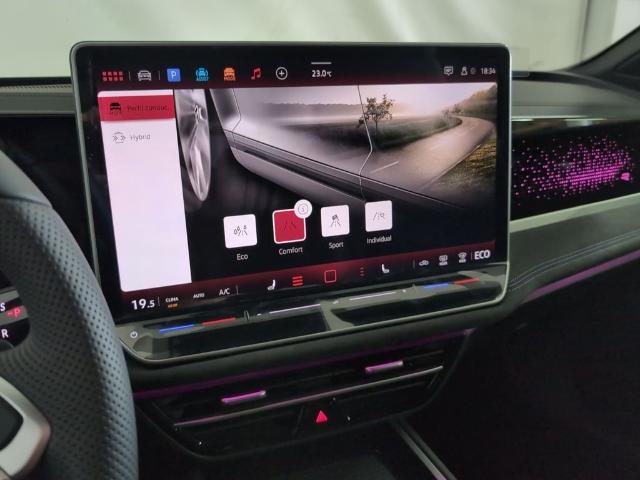 Volkswagen Passat Variant R-Line eHybrid PHEV 200 kW (272 CV) DSG