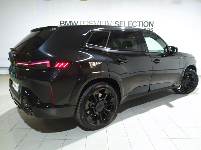 BMW XM 50e color Negro. Año 2024. 350KW(476CV). Híbrido Electro/Gasolina. En concesionario Hispamovil Elche de Alicante