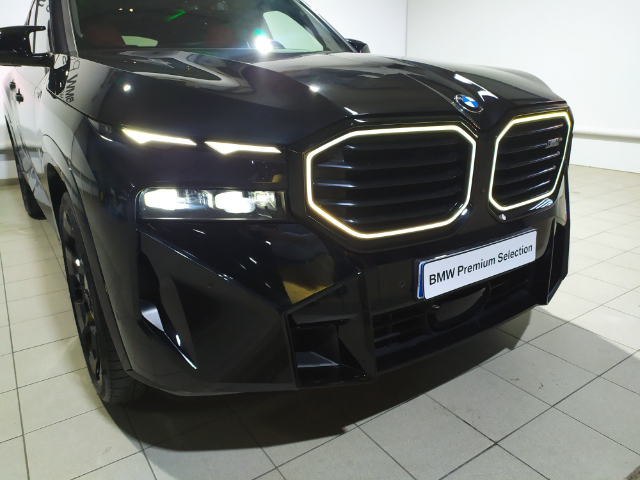 BMW XM 50e color Negro. Año 2024. 350KW(476CV). Híbrido Electro/Gasolina. En concesionario Hispamovil Elche de Alicante