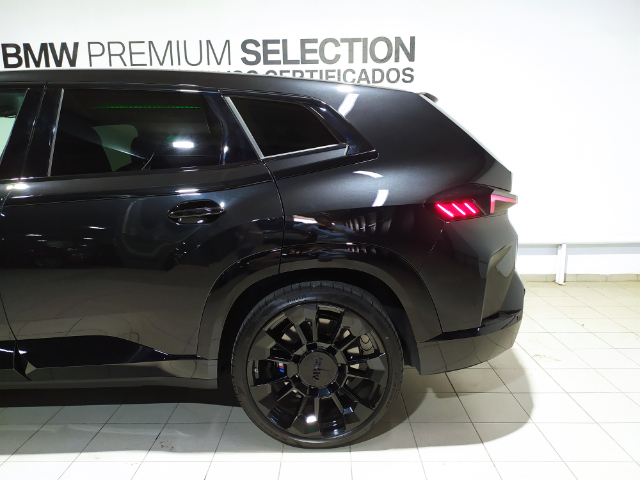 BMW XM 50e color Negro. Año 2024. 350KW(476CV). Híbrido Electro/Gasolina. En concesionario Hispamovil Elche de Alicante