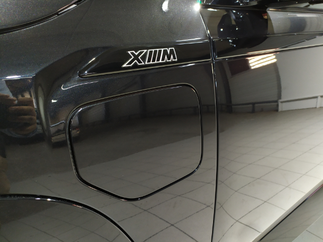 BMW XM 50e color Negro. Año 2024. 350KW(476CV). Híbrido Electro/Gasolina. En concesionario Hispamovil Elche de Alicante