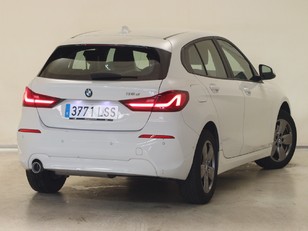 BMW Serie 1 116d color Blanco. Año 2021. 85KW(116CV). Diésel. 