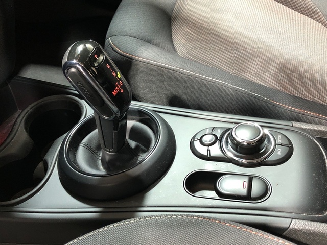 fotoG 16 del MINI MINI Countryman Cooper 100 kW (136 CV) 136cv Gasolina del 2022 en Madrid