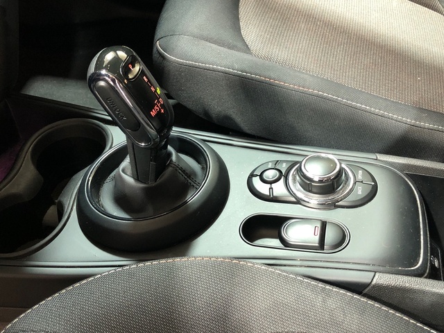 fotoG 16 del MINI MINI Countryman Cooper 100 kW (136 CV) 136cv Gasolina del 2022 en Madrid