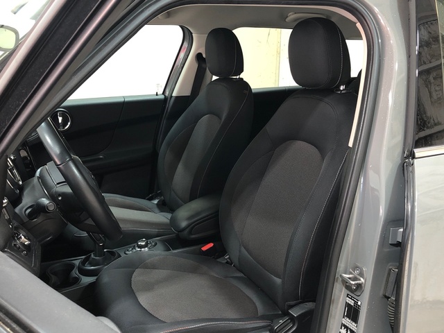 fotoG 20 del MINI MINI Countryman Cooper 100 kW (136 CV) 136cv Gasolina del 2022 en Madrid