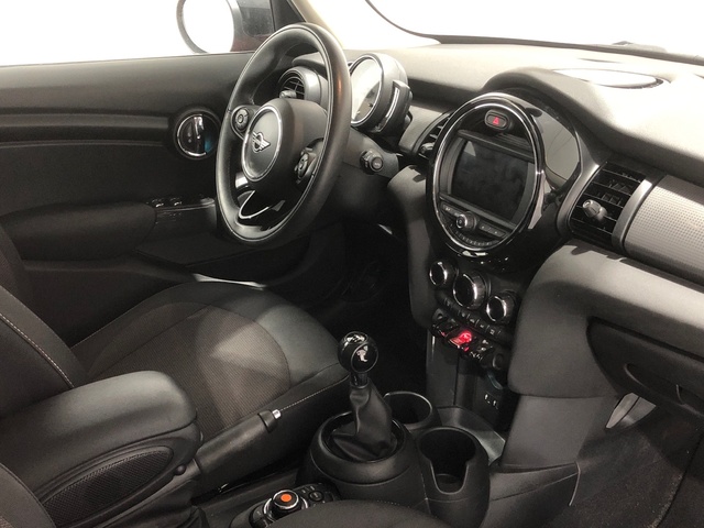 fotoG 7 del MINI MINI 5 Puertas Cooper 100 kW (136 CV) 136cv Gasolina del 2020 en Madrid