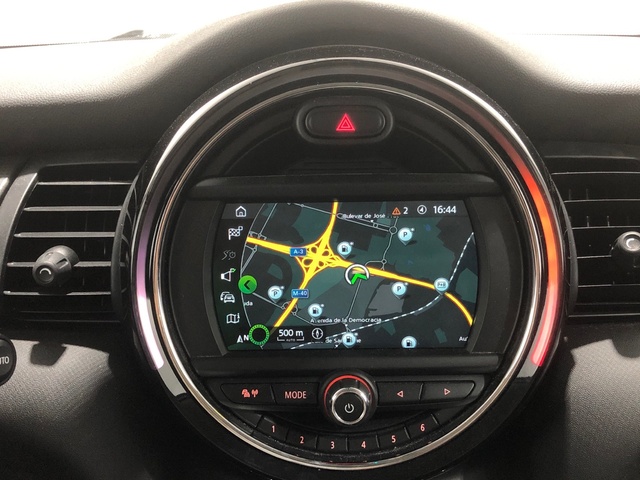 fotoG 10 del MINI MINI 5 Puertas Cooper 100 kW (136 CV) 136cv Gasolina del 2020 en Madrid