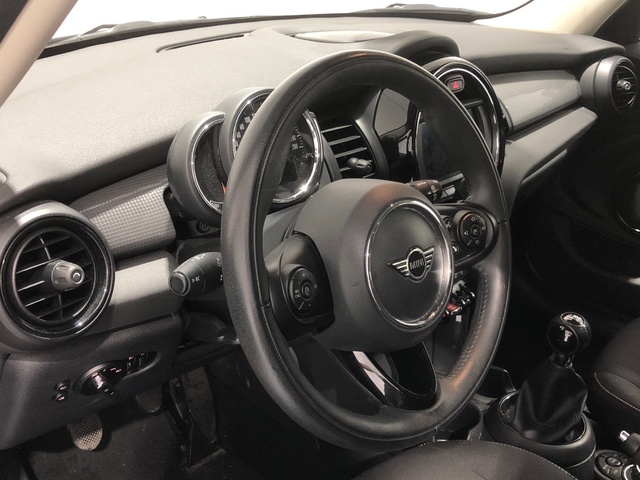 fotoG 12 del MINI MINI 5 Puertas Cooper 100 kW (136 CV) 136cv Gasolina del 2020 en Madrid