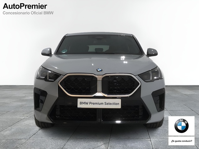 BMW X2 sDrive18d color Gris. Año 2025. 110KW(150CV). Diésel. En concesionario Auto Premier, S.A. - MADRID de Madrid