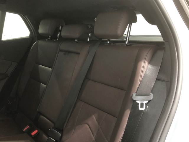 BMW X2 sDrive18d color Gris. Año 2025. 110KW(150CV). Diésel. En concesionario Auto Premier, S.A. - ALCALÁ DE HENARES de Madrid