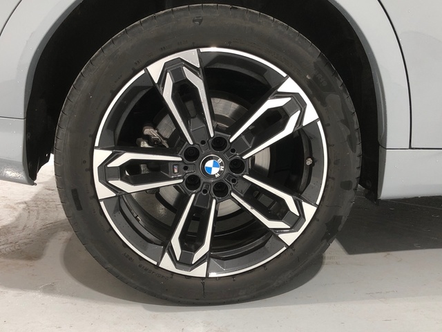BMW X2 sDrive18d color Gris. Año 2025. 110KW(150CV). Diésel. En concesionario Auto Premier, S.A. - ALCALÁ DE HENARES de Madrid