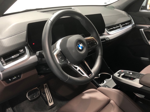 BMW X2 sDrive18d color Gris. Año 2025. 110KW(150CV). Diésel. En concesionario Auto Premier, S.A. - ALCALÁ DE HENARES de Madrid