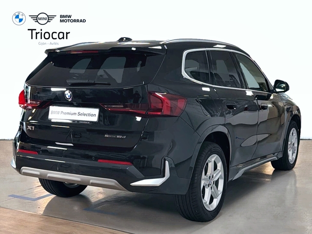 BMW X1 sDrive18d color Negro. Año 2025. 110KW(150CV). Diésel. En concesionario Triocar Gijón (Bmw y Mini) de Asturias