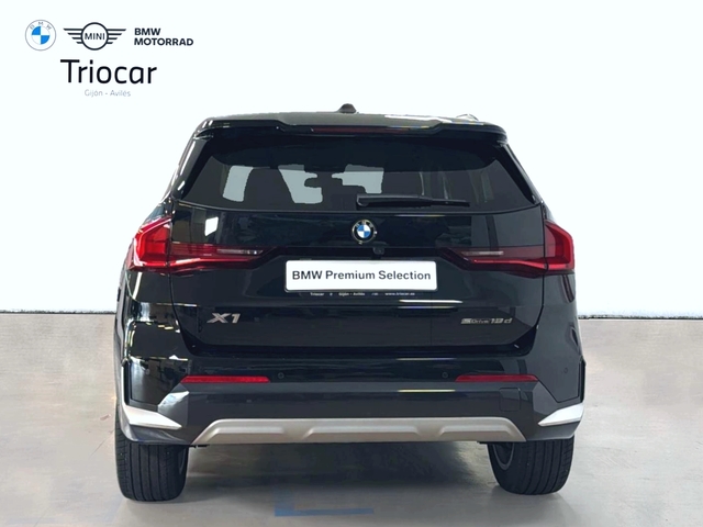 BMW X1 sDrive18d color Negro. Año 2025. 110KW(150CV). Diésel. En concesionario Triocar Gijón (Bmw y Mini) de Asturias