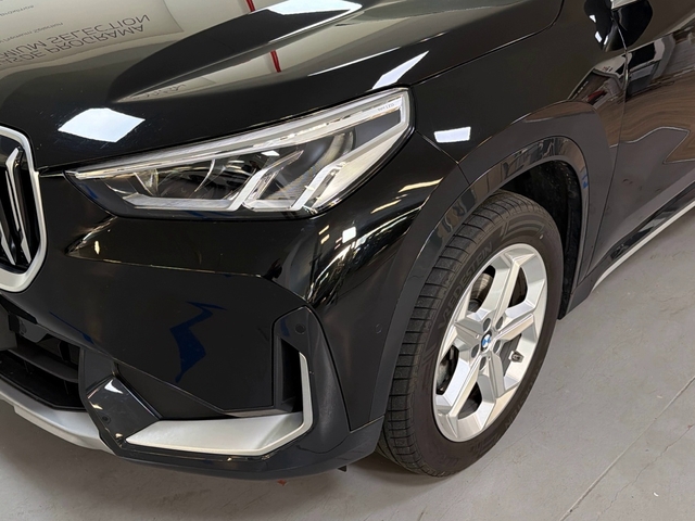 BMW X1 sDrive18d color Negro. Año 2025. 110KW(150CV). Diésel. En concesionario Triocar Gijón (Bmw y Mini) de Asturias