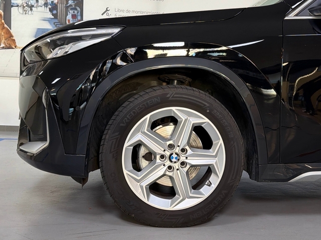 BMW X1 sDrive18d color Negro. Año 2025. 110KW(150CV). Diésel. En concesionario Triocar Gijón (Bmw y Mini) de Asturias