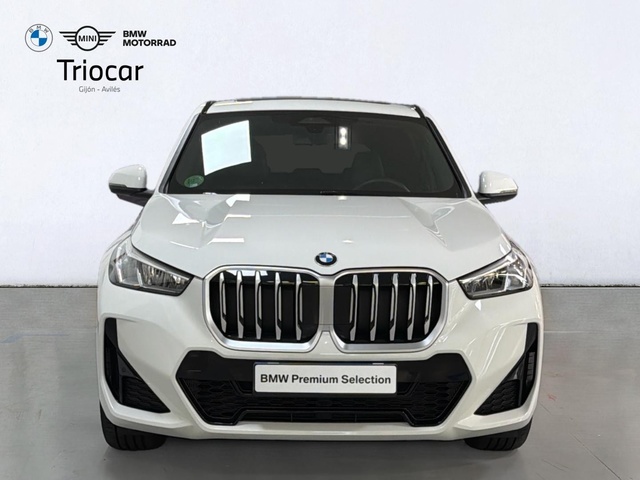 BMW X1 sDrive18d color Blanco. Año 2025. 110KW(150CV). Diésel. En concesionario Triocar Gijón (Bmw y Mini) de Asturias