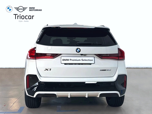BMW X1 sDrive18d color Blanco. Año 2025. 110KW(150CV). Diésel. En concesionario Triocar Gijón (Bmw y Mini) de Asturias