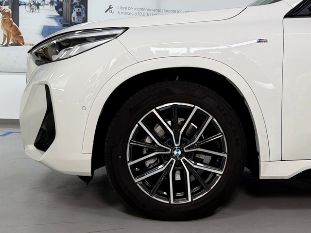 BMW X1 sDrive18d color Blanco. Año 2025. 110KW(150CV). Diésel. En concesionario Triocar Gijón (Bmw y Mini) de Asturias