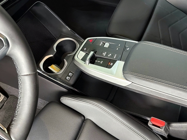 BMW X1 sDrive18d color Blanco. Año 2025. 110KW(150CV). Diésel. En concesionario Triocar Gijón (Bmw y Mini) de Asturias