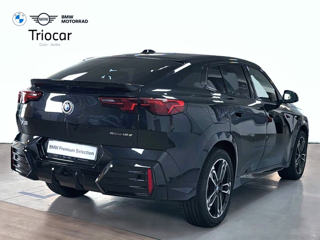 BMW X2 sDrive18d color Negro. Año 2025. 110KW(150CV). Diésel. En concesionario Triocar Gijón (Bmw y Mini) de Asturias