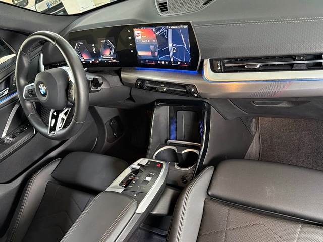 BMW X2 sDrive18d color Negro. Año 2025. 110KW(150CV). Diésel. En concesionario Triocar Gijón (Bmw y Mini) de Asturias